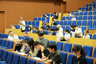 総会の様子